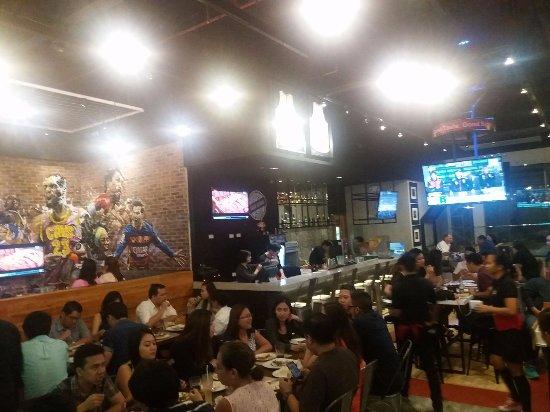 First 5 Sports Lounge & Cafe